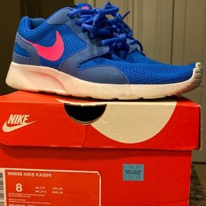 Women’s Nike Kaishi sneakers Size 8